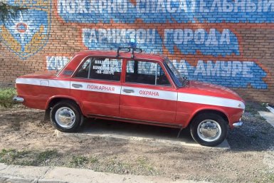 Новый экспонат пополнил уличную экспозицию пожарной техники комсомольских пожарных Предоставлено пресс-службой ГУ МЧС России по Хабаровскому краю